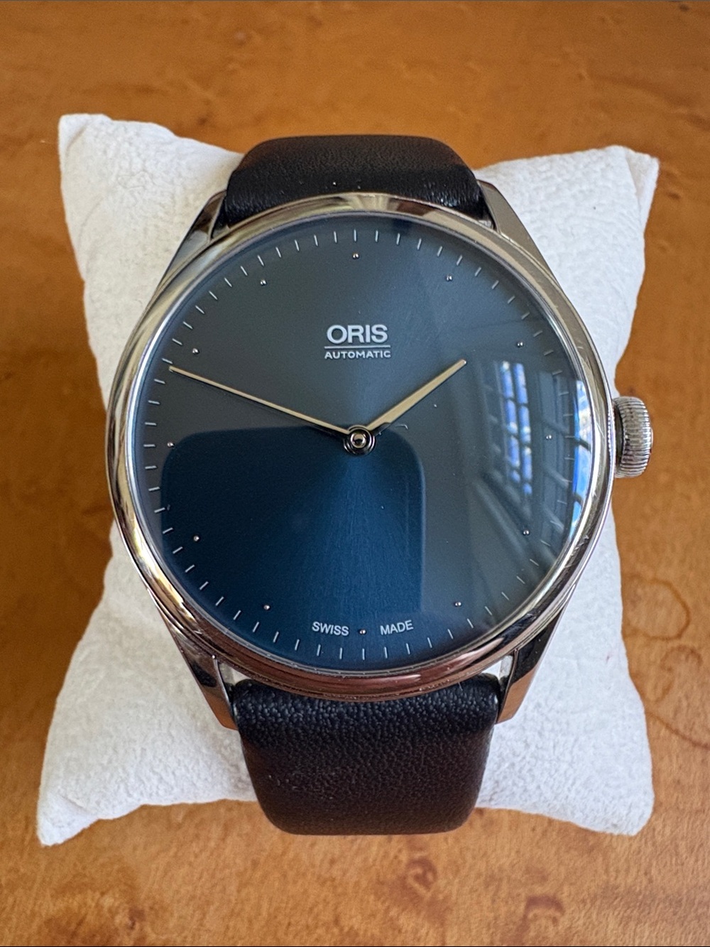 Oris Automatic Watch (limited edition) — Black Dial with Black Leather Strap